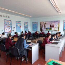 Мектепте PISA-2025 карата даярдык үчүн окуучулар тест тапшырды